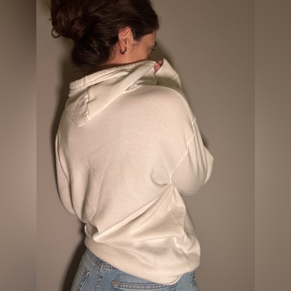 White Graphic Hoodie with Frida Kahls - Picture 4 of 11